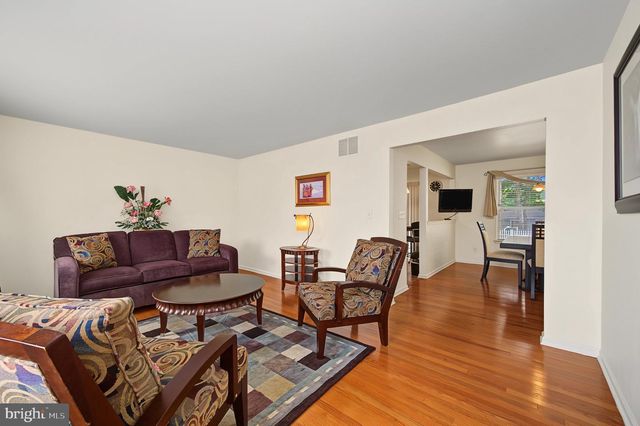 20 GOLF DR, Mays Landing, NJ 08330