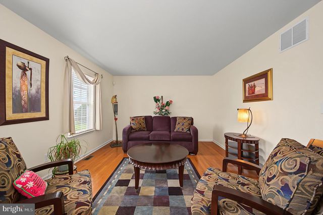 20 GOLF DR, Mays Landing, NJ 08330