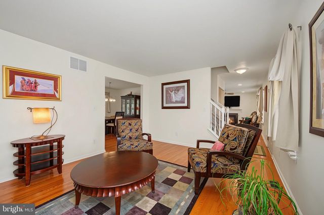 20 GOLF DR, Mays Landing, NJ 08330
