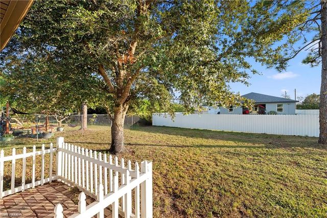 2805 66th ST W, Lehigh Acres, FL 33971