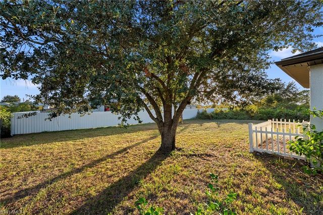 2805 66th ST W, Lehigh Acres, FL 33971