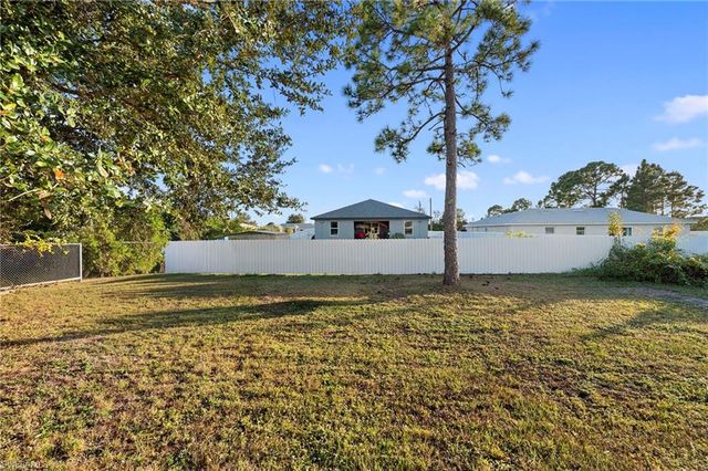 2805 66th ST W, Lehigh Acres, FL 33971