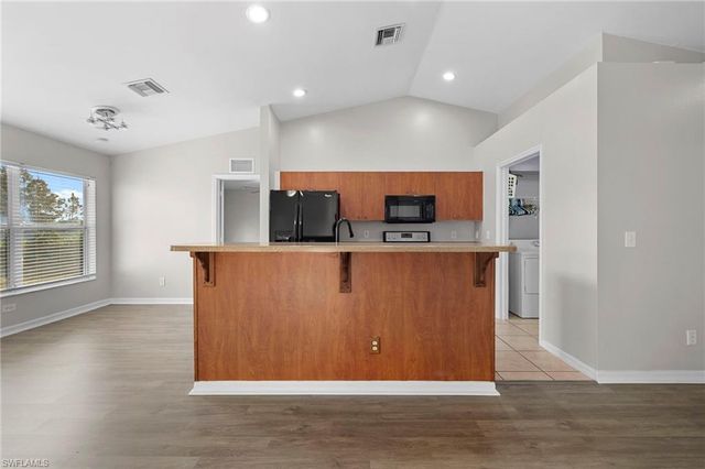 2805 66th ST W, Lehigh Acres, FL 33971