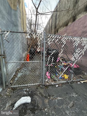 1218 W FIRTH ST, Philadelphia, PA 19133