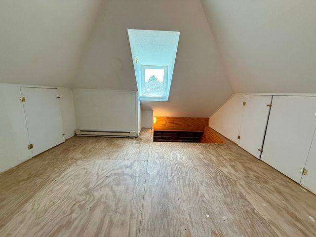 423 S 7th Avenue, Iowa City, IA 52245