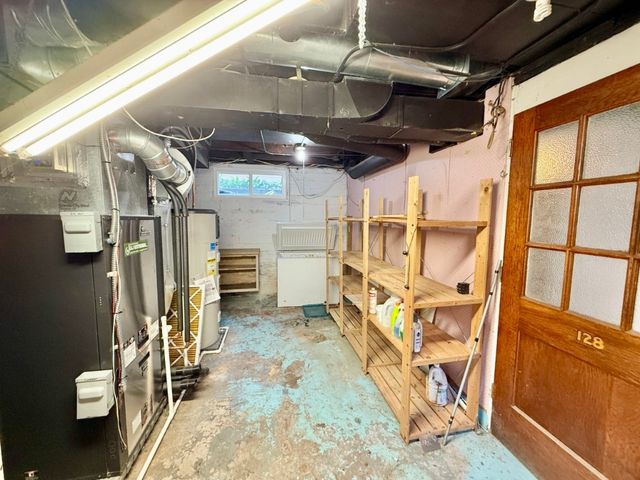 423 S 7th Avenue, Iowa City, IA 52245