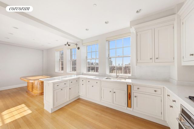 18 GRAMERCY Park S PH17, New York City, NY 10003