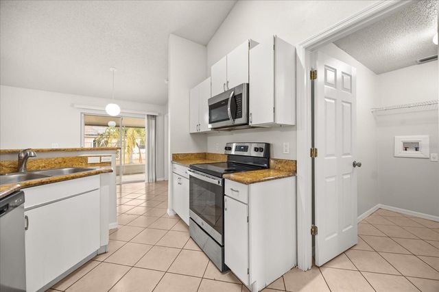 829 ABBEVILLE COURT, Kissimmee, FL 34759