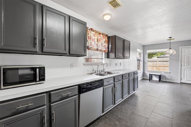 10819 Cayman Mist Drive, Houston, TX 77075