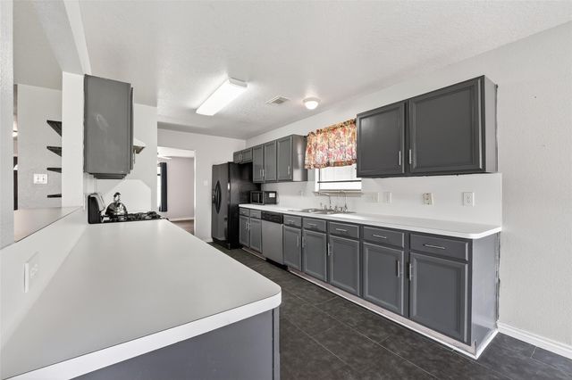 10819 Cayman Mist Drive, Houston, TX 77075