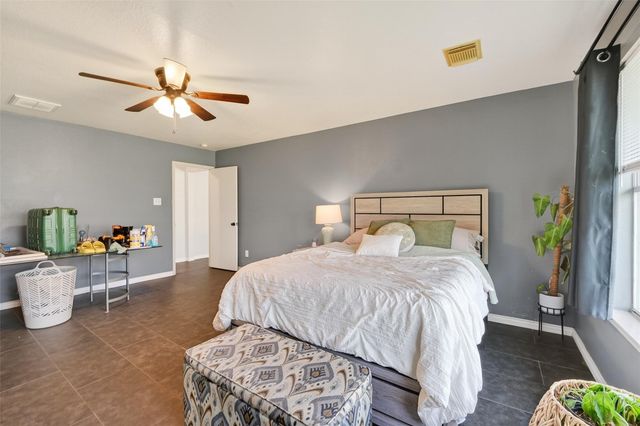 10819 Cayman Mist Drive, Houston, TX 77075