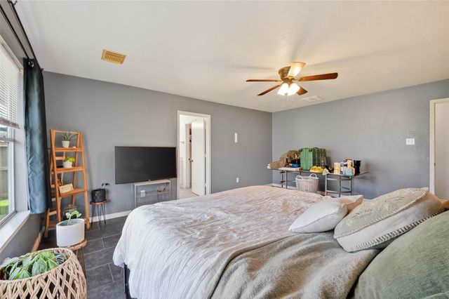 10819 Cayman Mist Drive, Houston, TX 77075