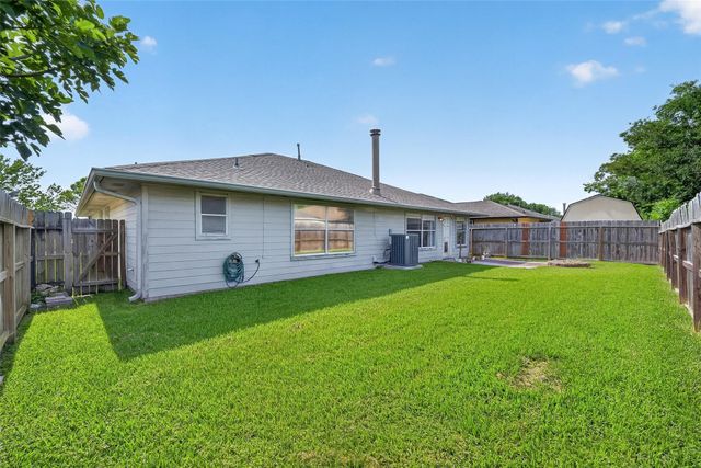 10819 Cayman Mist Drive, Houston, TX 77075