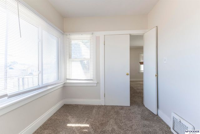 6806 N 30th Street, Omaha, NE 68112