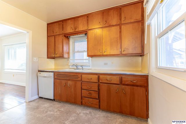 6806 N 30th Street, Omaha, NE 68112