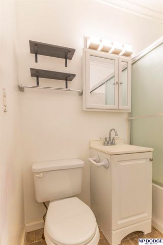 6806 N 30th Street, Omaha, NE 68112