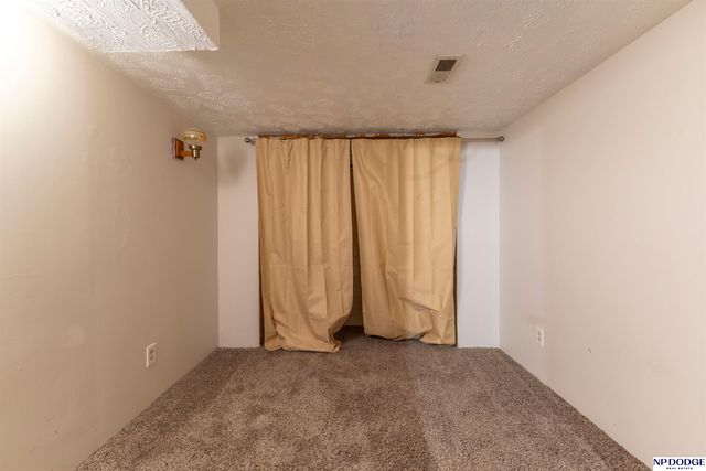 6806 N 30th Street, Omaha, NE 68112