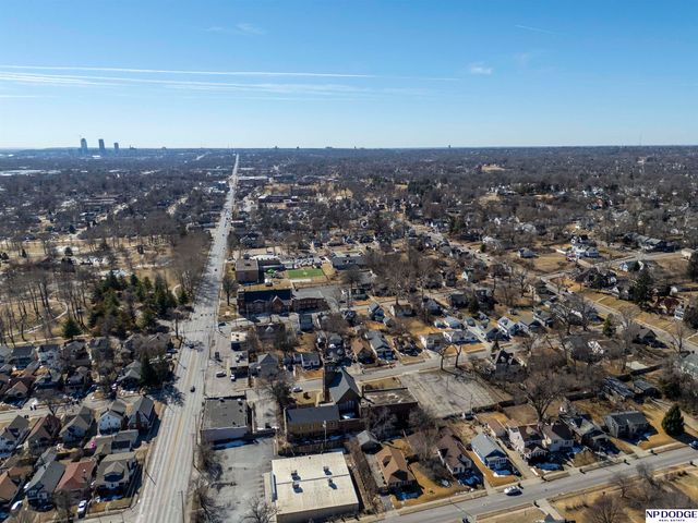 6806 N 30th Street, Omaha, NE 68112