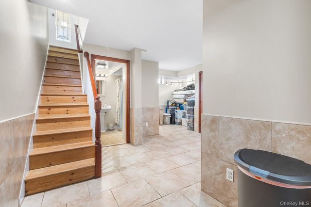1 Spencer Court, Hartsdale, NY 10530