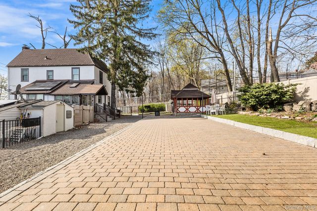 1 Spencer Court, Hartsdale, NY 10530