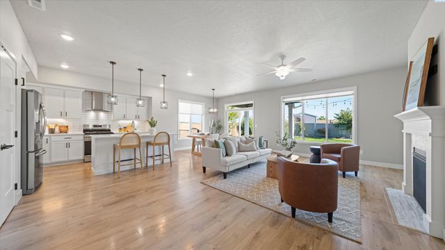 2548 Clark Ridge Dr, Richland, WA 99352