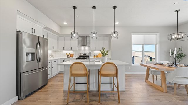 2548 Clark Ridge Dr, Richland, WA 99352