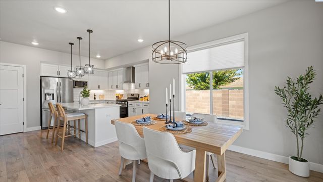 2548 Clark Ridge Dr, Richland, WA 99352