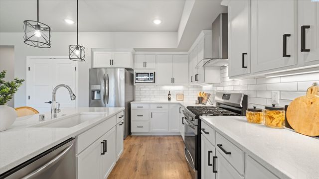 2548 Clark Ridge Dr, Richland, WA 99352