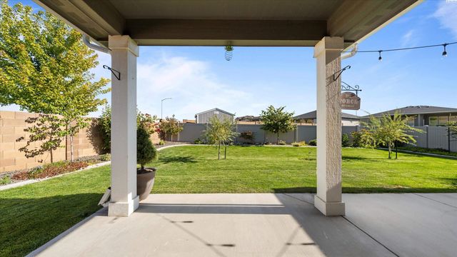 2548 Clark Ridge Dr, Richland, WA 99352