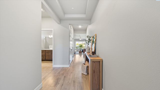 2548 Clark Ridge Dr, Richland, WA 99352