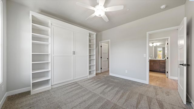 2548 Clark Ridge Dr, Richland, WA 99352