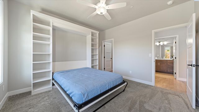 2548 Clark Ridge Dr, Richland, WA 99352