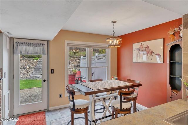 25 Grant Hill Court, Clifton Park, NY 12065