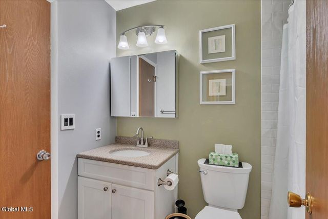 25 Grant Hill Court, Clifton Park, NY 12065