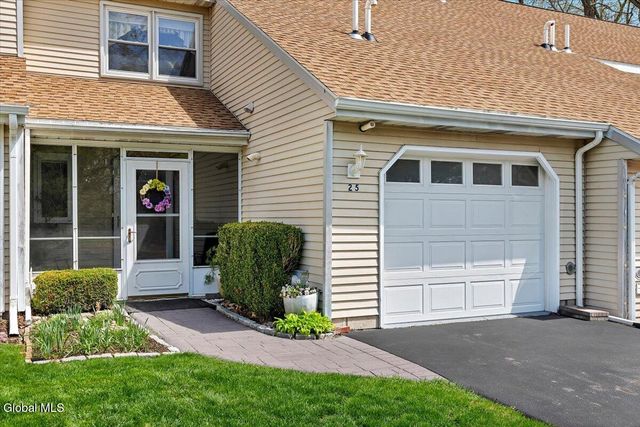 25 Grant Hill Court, Clifton Park, NY 12065