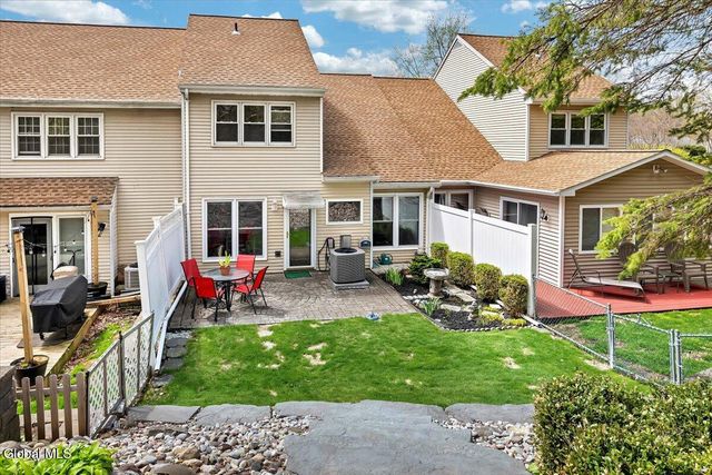 25 Grant Hill Court, Clifton Park, NY 12065