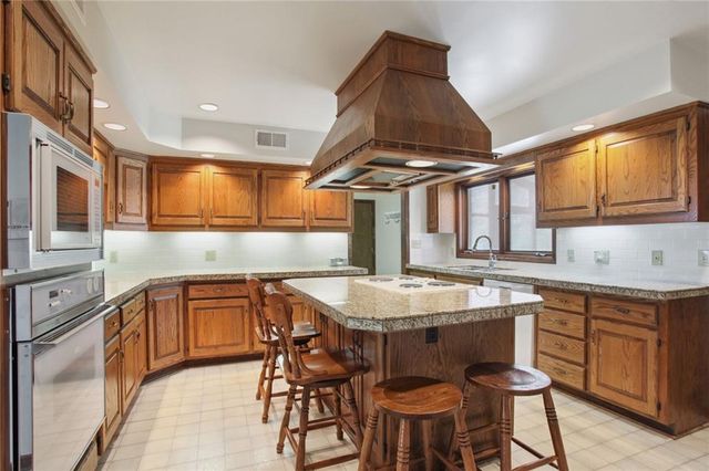 4225 Scott Road, Kansas City, MO 64137