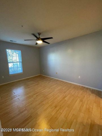 610 Sophee Lane, Lakewood, NJ 08701