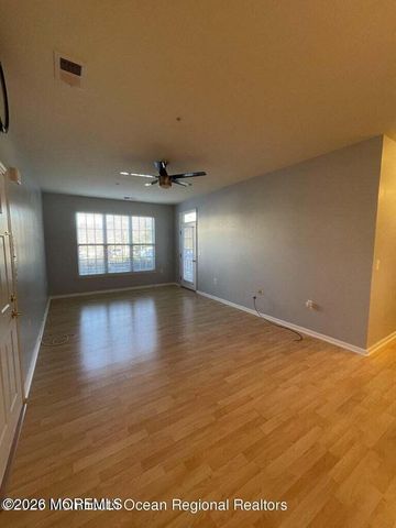 610 Sophee Lane, Lakewood, NJ 08701