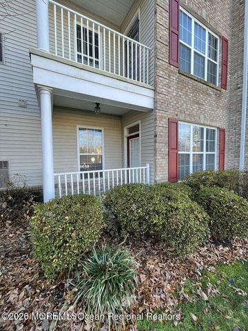 610 Sophee Lane, Lakewood, NJ 08701