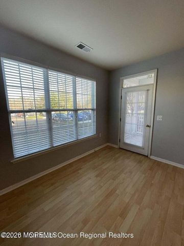 610 Sophee Lane, Lakewood, NJ 08701