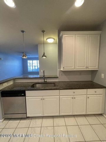 610 Sophee Lane, Lakewood, NJ 08701