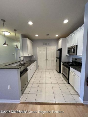 610 Sophee Lane, Lakewood, NJ 08701