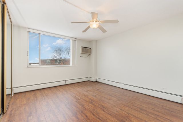 2201 S Highland Avenue 4M, Lombard, IL 60148