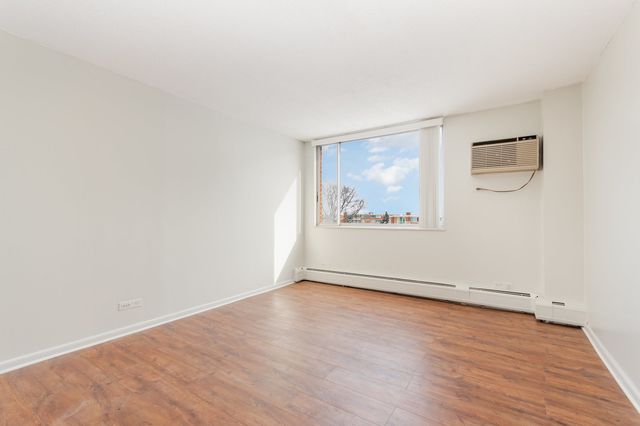 2201 S Highland Avenue 4M, Lombard, IL 60148