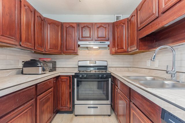 2201 S Highland Avenue 4M, Lombard, IL 60148