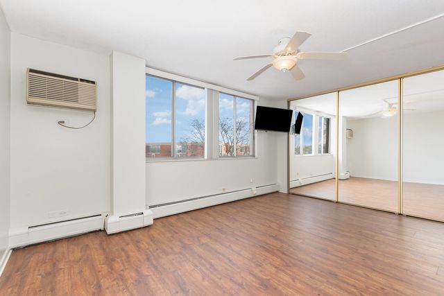 2201 S Highland Avenue 4M, Lombard, IL 60148