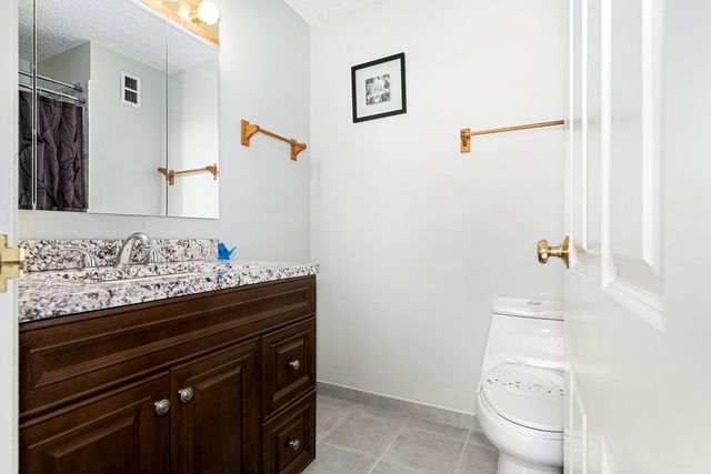 2201 S Highland Avenue 4M, Lombard, IL 60148