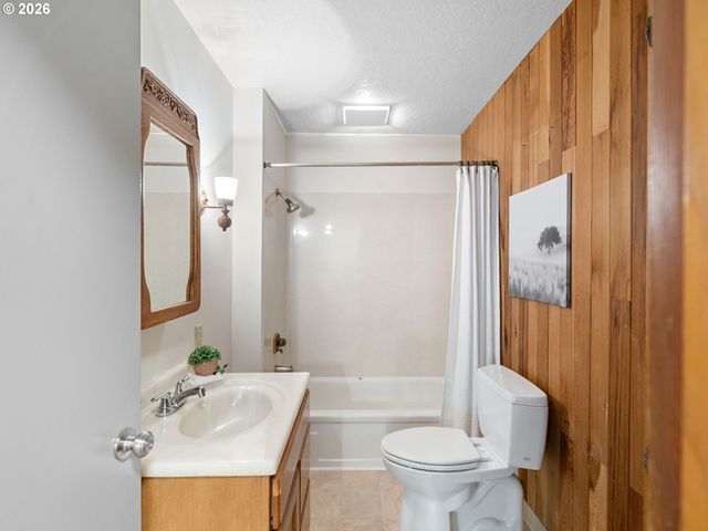 2610 Ne 107TH Ave, Portland, OR 97220