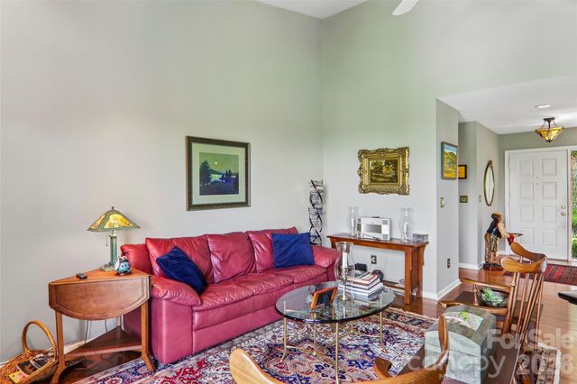 138 Woodbridge Drive, Hendersonville, NC 28739